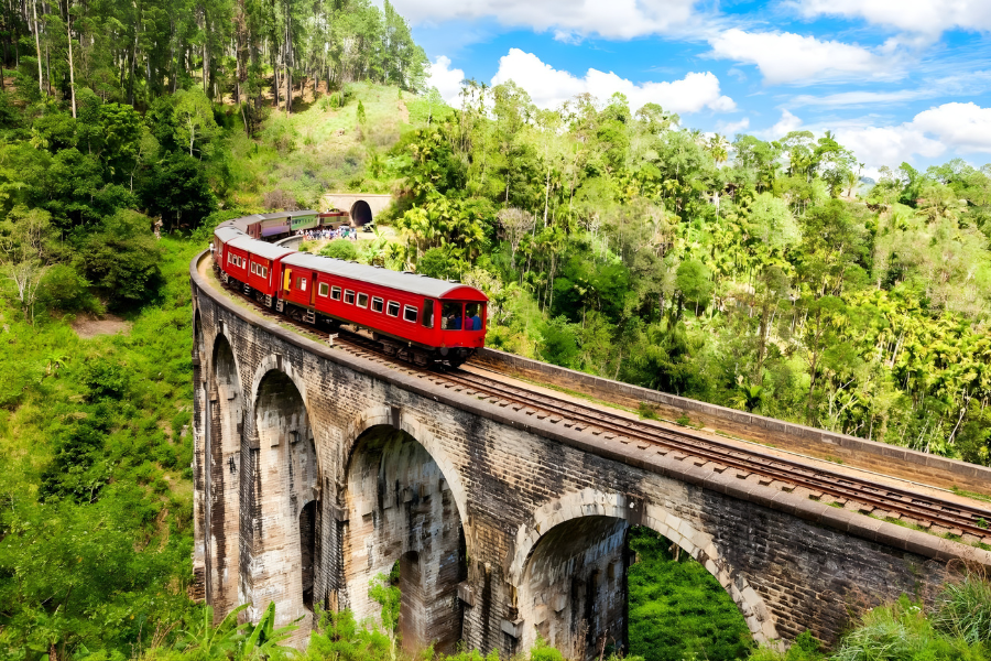 Đi lại ở Sri Lanka bằng tàu Kandy Ella