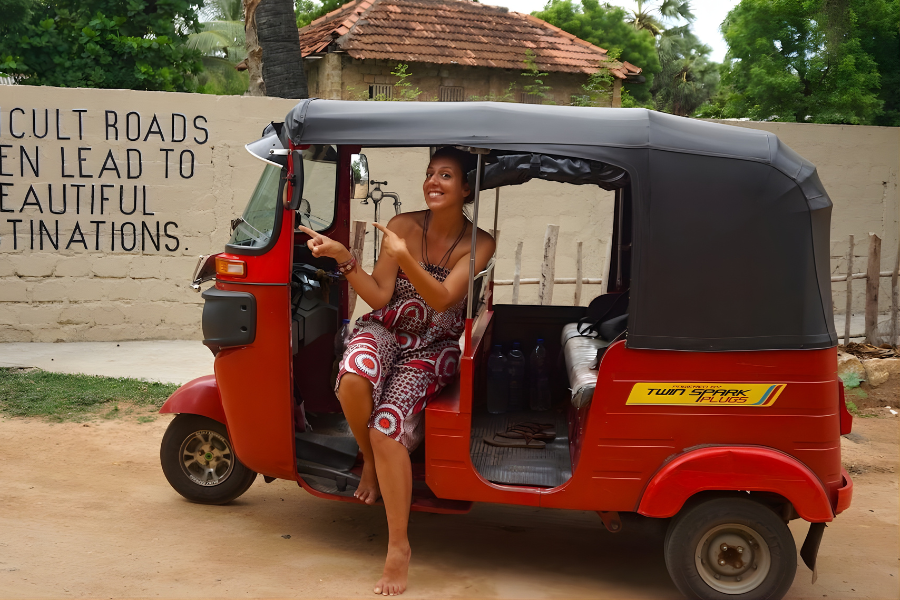 Đi lại ở Sri Lanka bằng Tuk Tuk dễ dàng