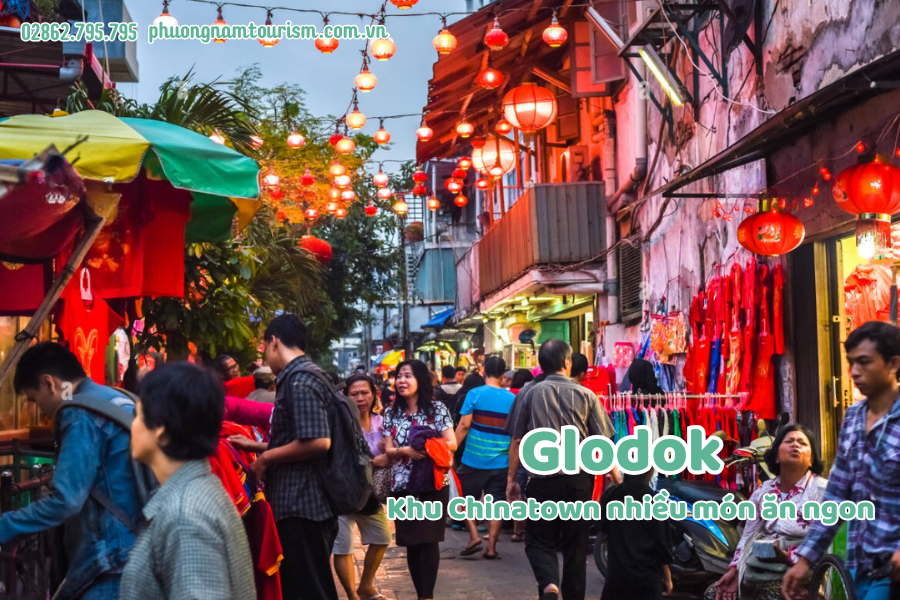 Glodok – Khu Chinatown đông đúc và nhiều món ăn ngon.
